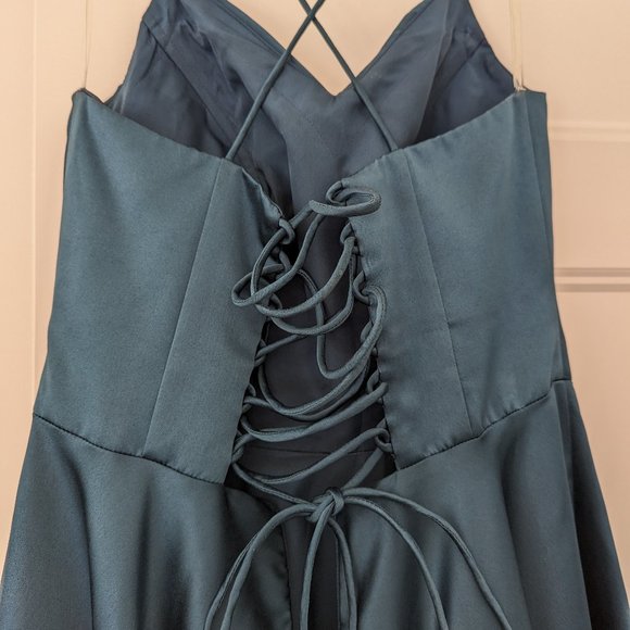 Dress for special occasions. - Picture 4 of 8